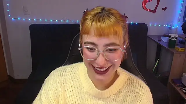 Snapshot of Miacatsito3 chatting on June 24, 9:03 pm Miacatsito3 online show from June 24, 9:03 pm