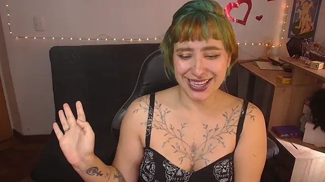 Snapshot of Miacatsito3 chatting on July 11, 4:10 pm Miacatsito3 online show from July 11, 4:10 pm