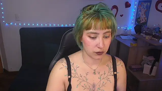 Snapshot of Miacatsito3 chatting on July 16, 2:50 am Miacatsito3 online show from July 16, 2:50 am