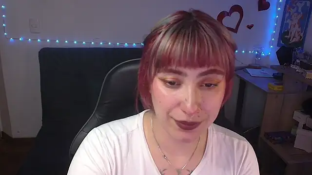 Snapshot of Miacatsito3 chatting on July 24, 3:04 am Miacatsito3 online show from July 24, 3:04 am