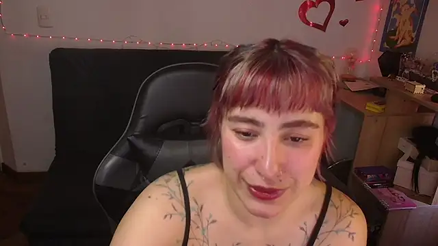 Snapshot of Miacatsito3 chatting on July 28, 8:52 pm Miacatsito3 online show from July 28, 8:52 pm