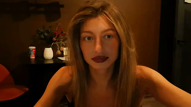 Snapshot of Miralyn chatting on October 3, 5:32 pm Miralyn online show from October 3, 5:32 pm