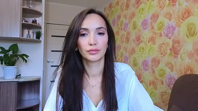 Lillian-Clark online show from October 24, 4:42 am