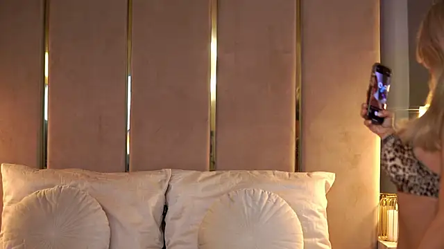 CamilaStarr online show from December 3, 9:24 pm