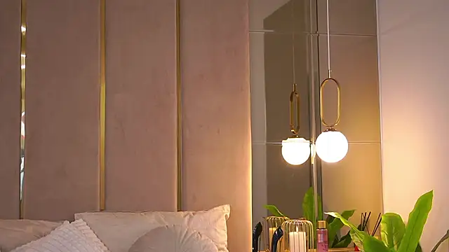 CamilaStarr online show from February 7, 8:01 pm