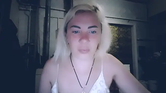 EmmaCat  online show from May 10, 3:01 am