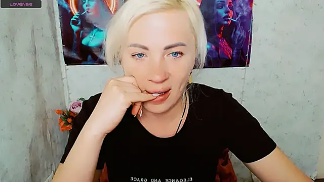 EmmaCat  online show from May 26, 7:59 am