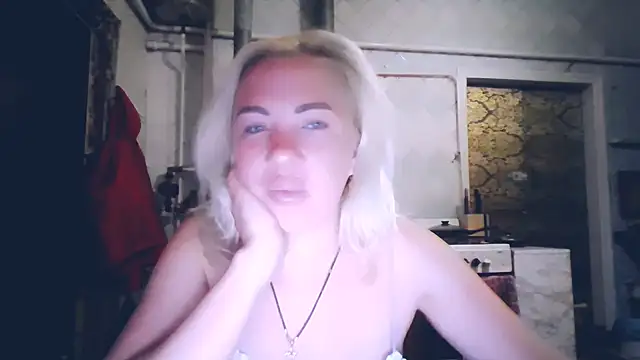 EmmaCat  online show from May 26, 8:38 pm
