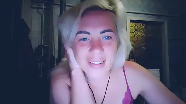 EmmaCat  online show from May 28, 8:17 pm