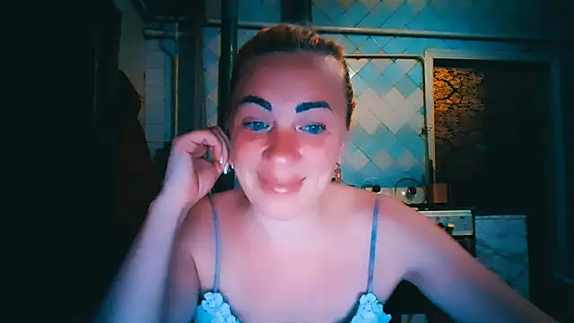 EmmaCat  online show from June 7, 7:28 pm