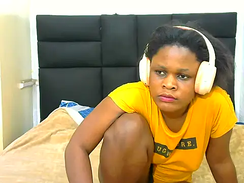 BlondieBitch online show from July 28, 2:13 pm
