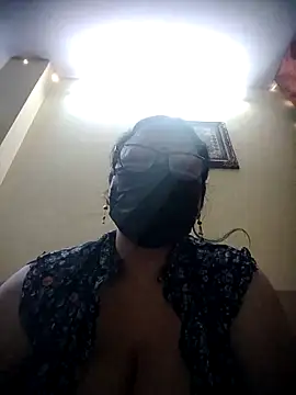 thehotlady online show from May 12, 2:41 am
