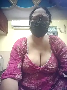thehotlady online show from June 6, 6:34 pm