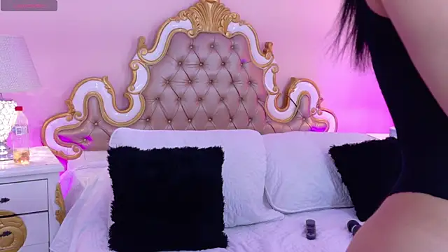 AryCorinne online show from June 24, 3:27 am