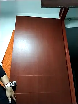 LaraCaliente online show from October 17, 7:55 am