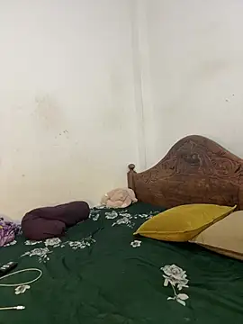 Snapshot of Ceylon_couple chatting on August 8, 5:42 am Ceylon couple online show from August 8, 5:42 am