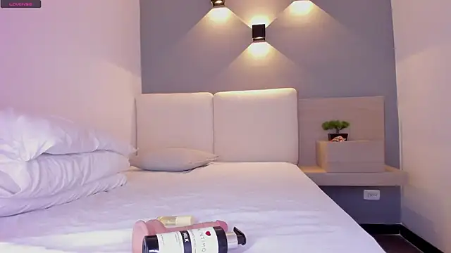 Snapshot of selena_monroy chatting on November 16, 9:26 am selena monroy online show from November 16, 9:26 am