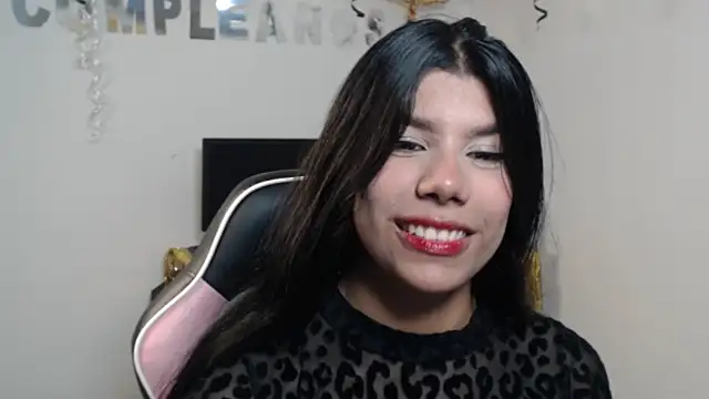 MayaScott11 online show from April 28, 6:13 pm