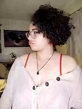 Snapshot of Julie_wallace chatting on October 5, 9:34 pm Julie wallace online show from October 5, 9:34 pm