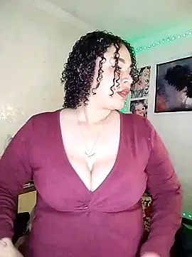 Snapshot of Julie_wallace chatting on February 6, 2:31 pm Julie wallace online show from February 6, 2:31 pm