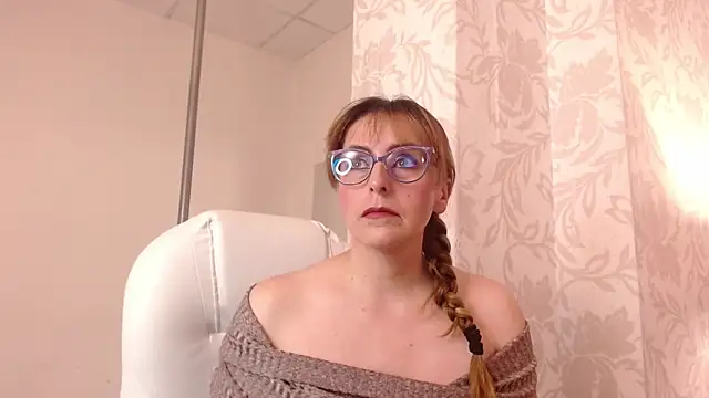 Ava Raye online show from September 18, 9:06 pm