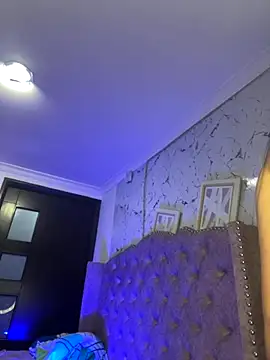 Isabella Montoya online show from November 18, 5:39 pm