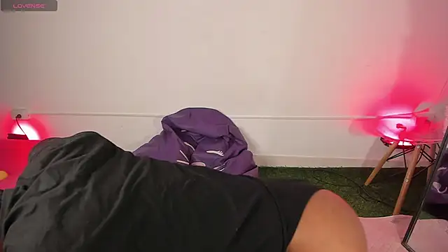 EstivenSallas online show from November 26, 4:02 am