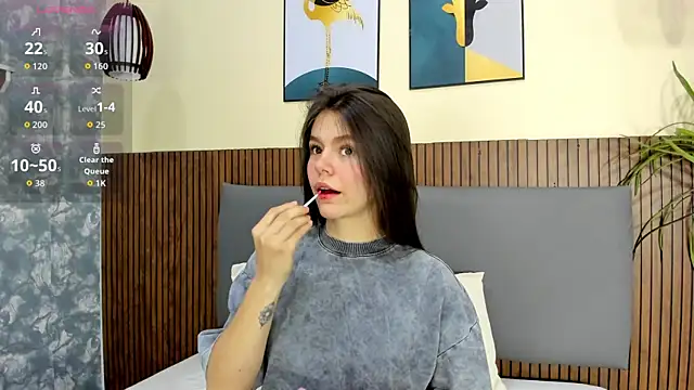 Snapshot of EmillyHarper_ chatting on October 15, 3:39 am EmillyHarper online show from October 15, 3:39 am