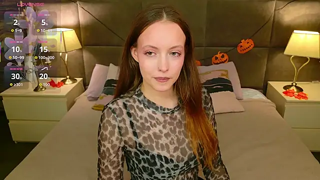 Snapshot of SallyPinkman chatting on October 17, 2:08 pm SallyPinkman online show from October 17, 2:08 pm