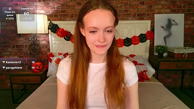 Snapshot of SallyPinkman chatting on November 1, 9:11 am SallyPinkman online show from November 1, 9:11 am