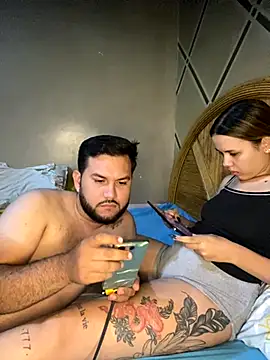 Snapshot of coupleyys chatting on November 4, 2:10 am coupleyys online show from November 4, 2:10 am