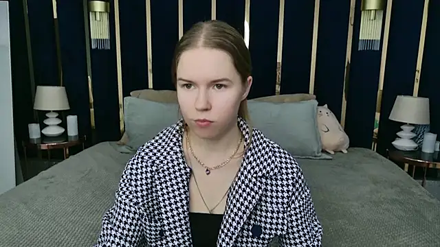 Snapshot of Alida_Brice chatting on November 9, 5:28 am Alida Brice online show from November 9, 5:28 am