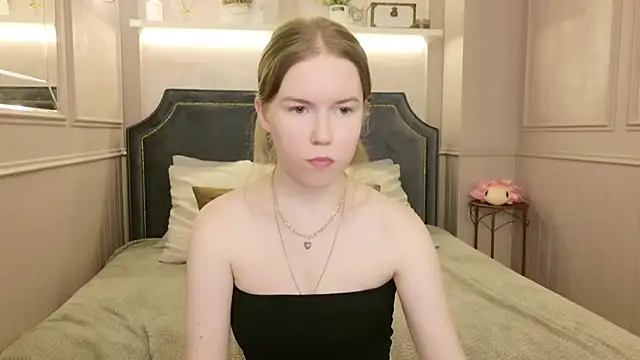 Snapshot of Alida_Brice chatting on November 20, 5:40 am Alida Brice online show from November 20, 5:40 am