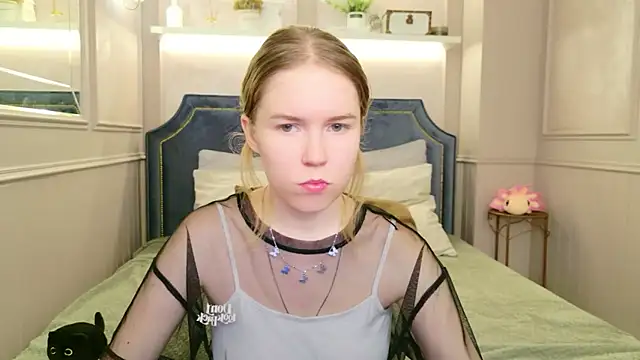 Snapshot of Alida_Brice chatting on November 27, 5:53 am Alida Brice online show from November 27, 5:53 am