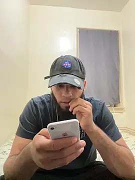 LeoPR00 online show from October 2, 6:09 am