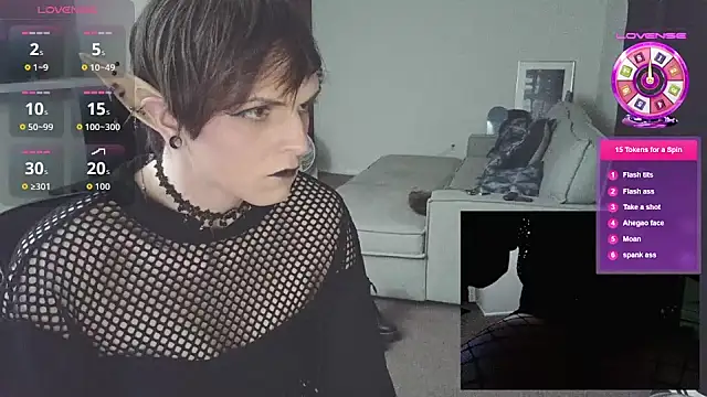 Snapshot of EnbyGamerChick chatting on September 21, 11:50 pm EnbyGamerChick online show from September 21, 11:50 pm