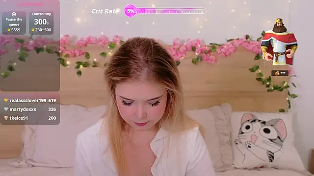 Snapshot of Lilith_Bonheur chatting on September 24, 7:28 pm Lilith Bonheur online show from September 24, 7:28 pm