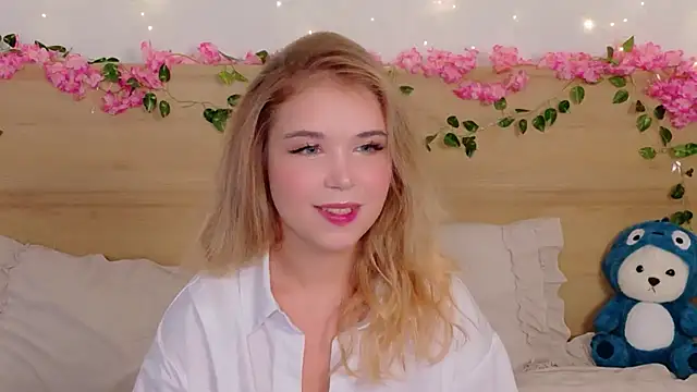 Snapshot of Lilith_Bonheur chatting on October 25, 10:26 pm Lilith Bonheur online show from October 25, 10:26 pm