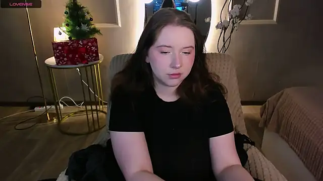 Snapshot of Selena_Muse chatting on December 14, 1:27 pm Selena Muse online show from December 14, 1:27 pm