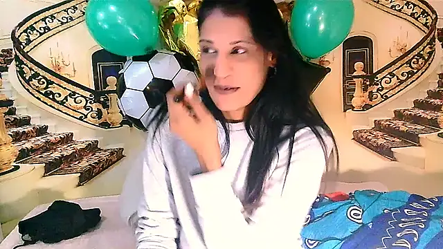 IndianSexcSmyle online show from July 18, 5:33 am