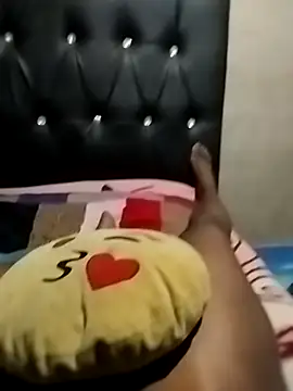 Snapshot of Dickninja084 chatting on February 25, 5:55 pm Dickninja084 online show from February 25, 5:55 pm