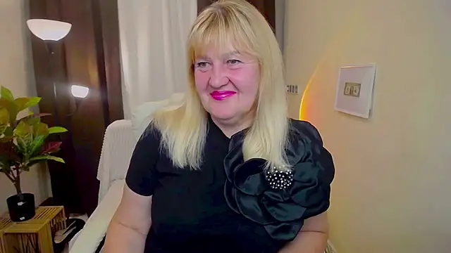 EmmaEllison online show from September 16, 11:55 am