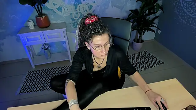 Snapshot of UmaSpace chatting on November 21, 5:06 am UmaSpace online show from November 21, 5:06 am