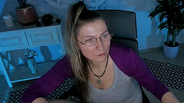 Snapshot of UmaSpace chatting on November 27, 5:09 am UmaSpace online show from November 27, 5:09 am