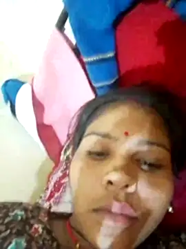 Snapshot of Sort_xr12 chatting on October 31, 11:06 pm Sort xr12 online show from October 31, 11:06 pm