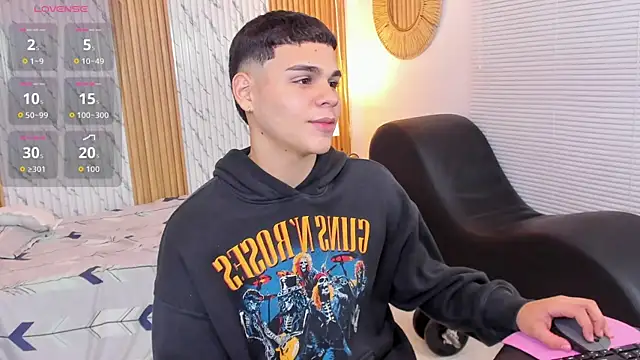 james jonnes online show from October 1, 8:37 pm