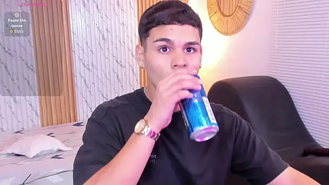 james jonnes online show from October 10, 9:03 pm