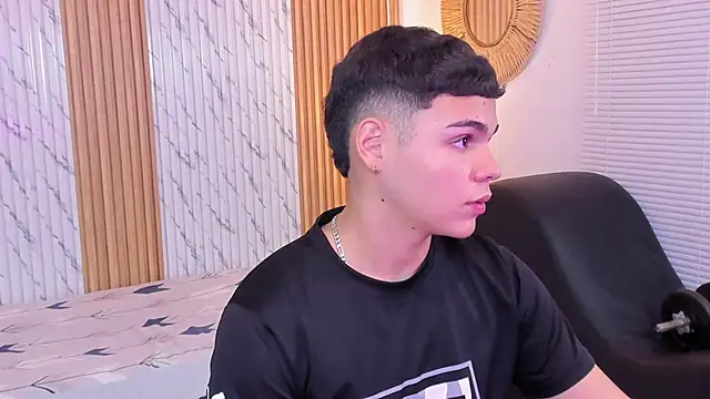 james jonnes online show from October 21, 7:58 pm