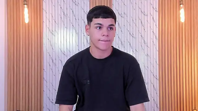 james jonnes online show from November 26, 7:15 pm