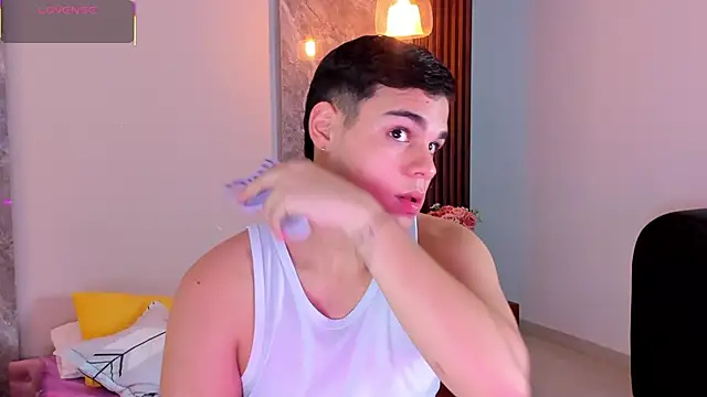 james jonnes online show from November 27, 8:00 pm